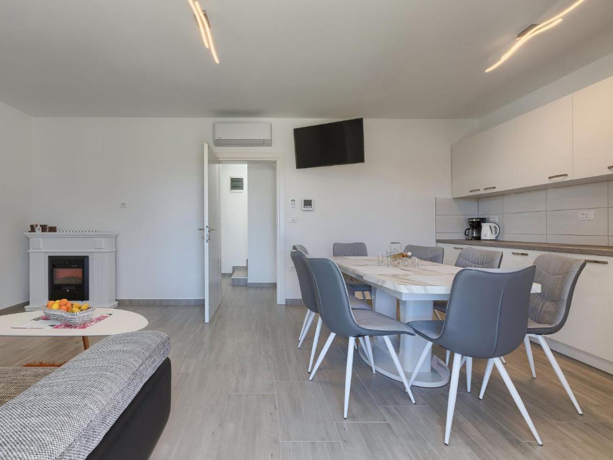 Holiday Home Villa Zirdum By Interhome Nova Vas  エクステリア 写真