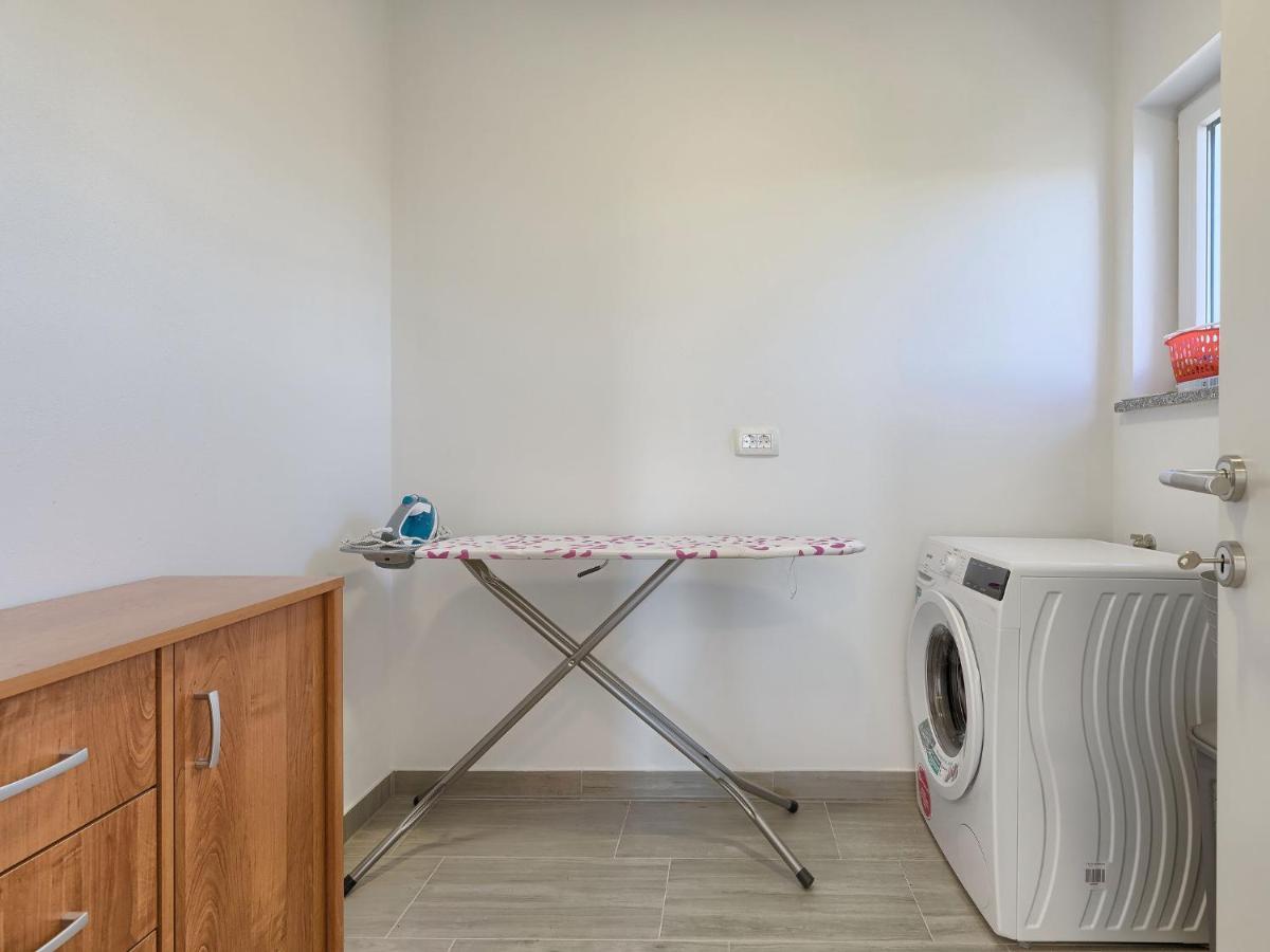 Holiday Home Villa Zirdum By Interhome Nova Vas  エクステリア 写真