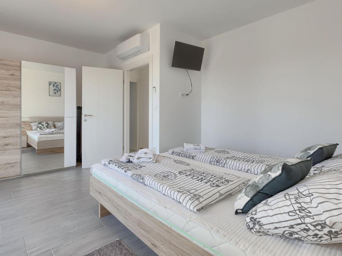 Holiday Home Villa Zirdum By Interhome Nova Vas  エクステリア 写真
